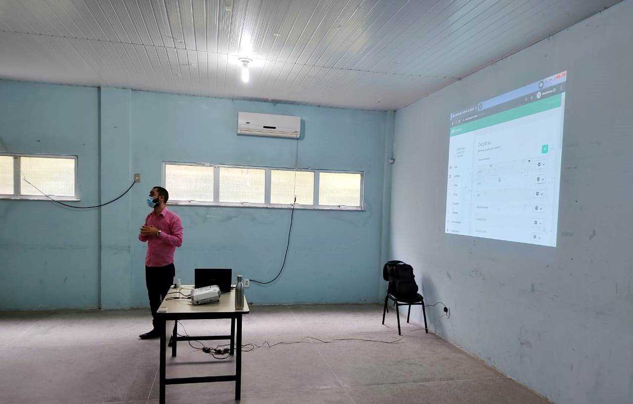 Camacã: Secretaria de Educação realiza Reunião de Treinamento para instalação do Portal Acadêmico